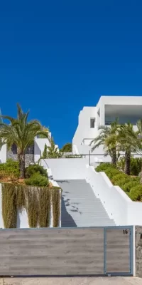 Exquisite Luxury Villa with Panoramic Sea Views and Rental License in Cala Moli