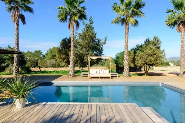 The essential role of a lawyer when selling a property in Ibiza