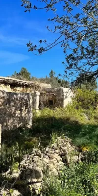 Finca auténtica aislada en 136.000 m2 de terreno en San Rafael Ibiza