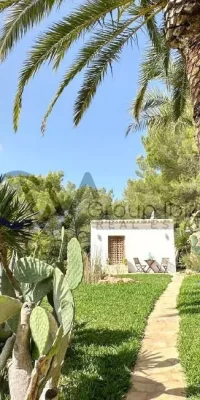 Exquisite Renovated Villa with Self-Sufficiency Near Santa Gertrudis – Available for Sale