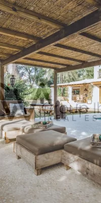 Fantastic luxury property in the exclusive area of Porroig with tourist license