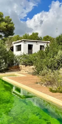 Finca with six bedrooms located in the of Cala Jondal!