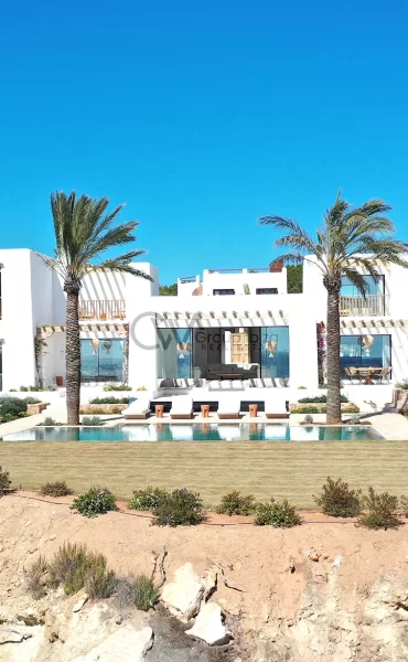 Wonderful frontline villa in San Carlos de Ibiza