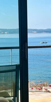 Tranquilla residenza fronte mare vicino a Cala Gració con viste spettacolari