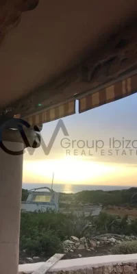 Villa en primera línea con bonitas vistas al mar en Es Caló