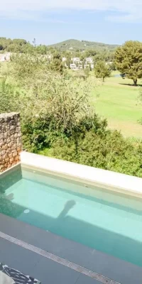 Superbe maison mitoyenne avec piscine privée à vendre